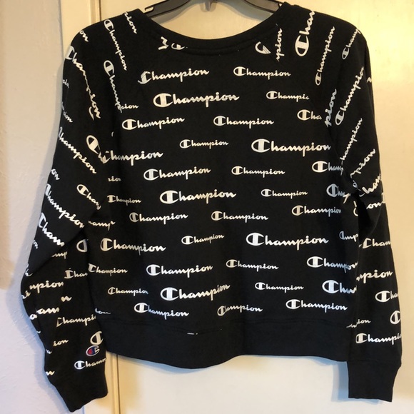 NWOT! CHAMPION Cropped Sweatshirt - Picture 2 of 4